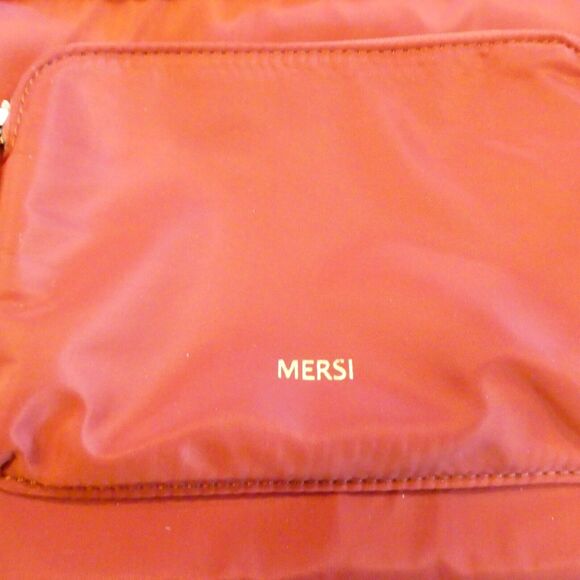 Mersi Purse Erin Rust Orange Red Gold Nylon Zip Compartments Seatbelt Strap NEW - Picture 2 of 13